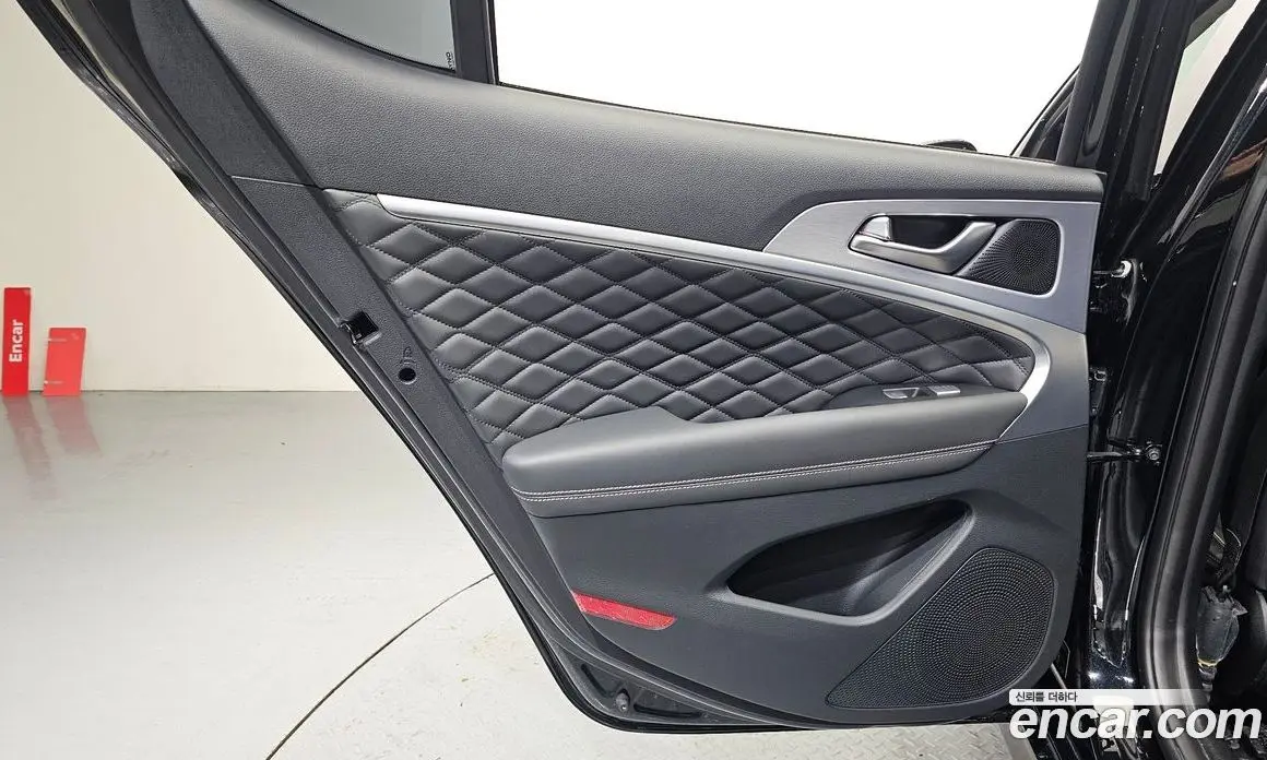 Genesis G70 2019 2.0 автомат (гидро), фото 15 Genesis G70 2019 2.0 автомат (гидро), фото 15