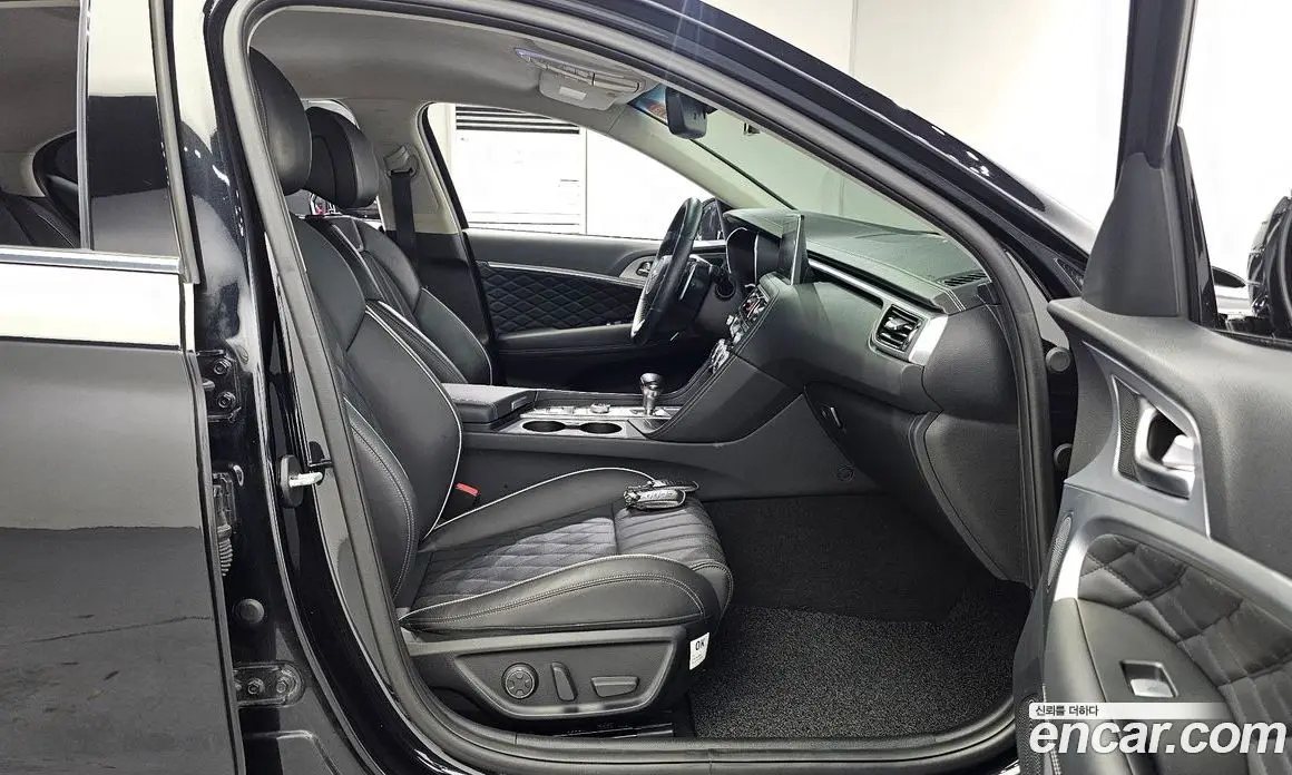 Genesis G70 2019 2.0 автомат (гидро), фото 16 Genesis G70 2019 2.0 автомат (гидро), фото 16
