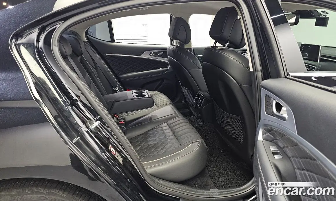 Genesis G70 2019 2.0 автомат (гидро), фото 17 Genesis G70 2019 2.0 автомат (гидро), фото 17