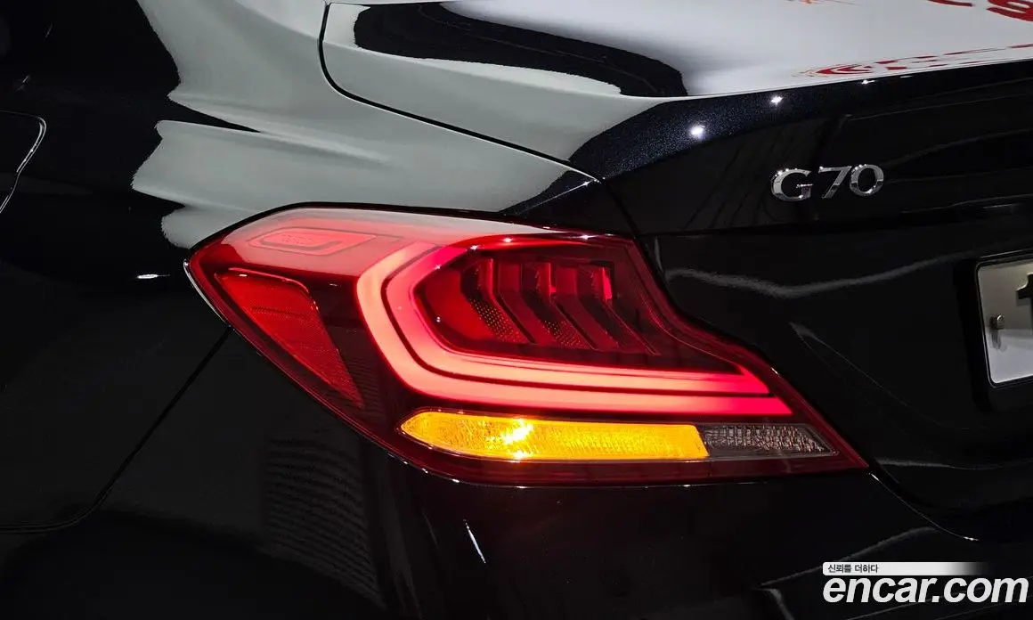 Genesis G70 2019 2.0 автомат (гидро), фото 9 Genesis G70 2019 2.0 автомат (гидро), фото 9