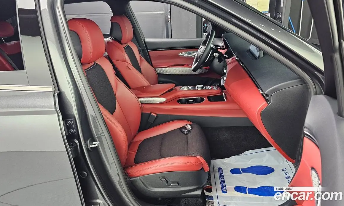 Genesis GV70 2021 2.5 автомат (гидро), фото 16 Genesis GV70 2021 2.5 автомат (гидро), фото 16
