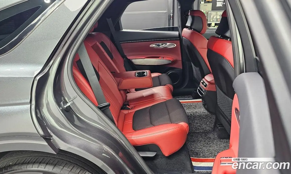 Genesis GV70 2021 2.5 автомат (гидро), фото 18 Genesis GV70 2021 2.5 автомат (гидро), фото 18