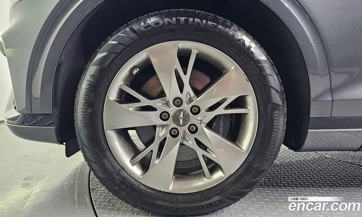 Genesis GV70 2021 2.5 автомат (гидро), фото 5 Genesis GV70 2021 2.5 автомат (гидро), фото 5