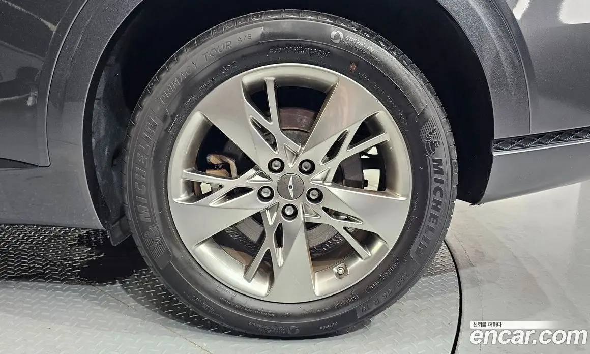 Genesis GV70 2021 2.5 автомат (гидро), фото 7 Genesis GV70 2021 2.5 автомат (гидро), фото 7