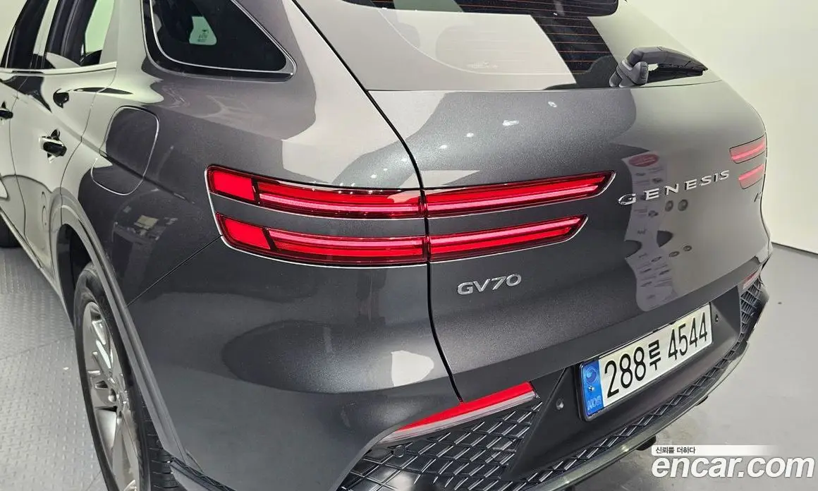 Genesis GV70 2021 2.5 автомат (гидро), фото 9 Genesis GV70 2021 2.5 автомат (гидро), фото 9