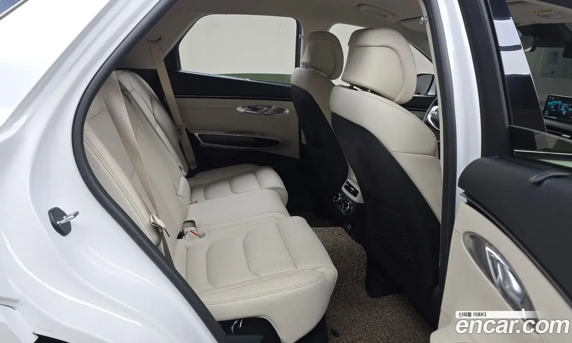 Genesis GV70 2022 2.5 автомат (гидро), фото 12 Genesis GV70 2022 2.5 автомат (гидро), фото 12