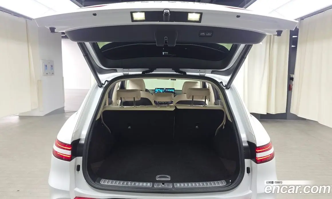Genesis GV70 2022 2.5 автомат (гидро), фото 20 Genesis GV70 2022 2.5 автомат (гидро), фото 20
