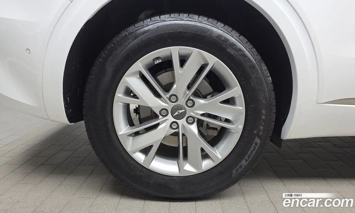 Genesis GV70 2022 2.5 автомат (гидро), фото 5 Genesis GV70 2022 2.5 автомат (гидро), фото 5