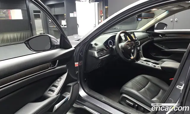 Honda Accord 2018 2.0 автомат (гидро), миниатюра 10 Honda Accord 2018 2.0 автомат (гидро), миниатюра 10