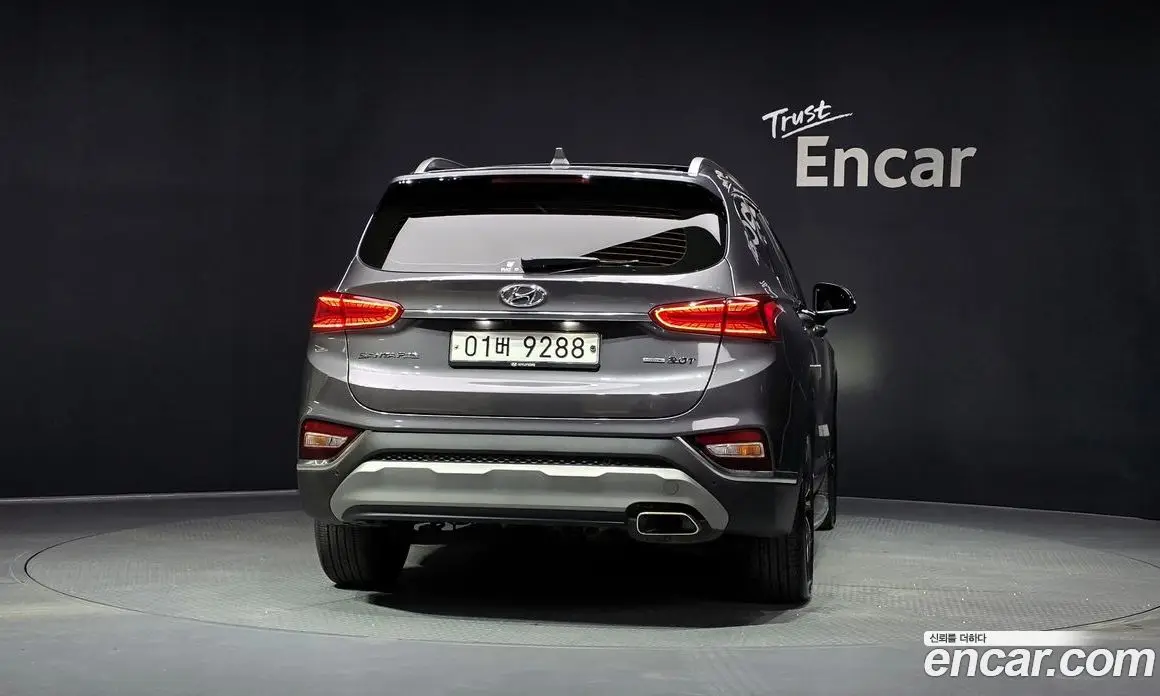 Hyundai Santa Fe 2018 2.0 автомат (гидро), фото 4 Hyundai Santa Fe 2018 2.0 автомат (гидро), фото 4