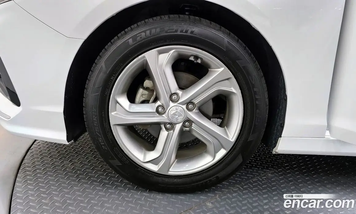Hyundai Sonata 2019 2.0 автомат (гидро), фото 5 Hyundai Sonata 2019 2.0 автомат (гидро), фото 5
