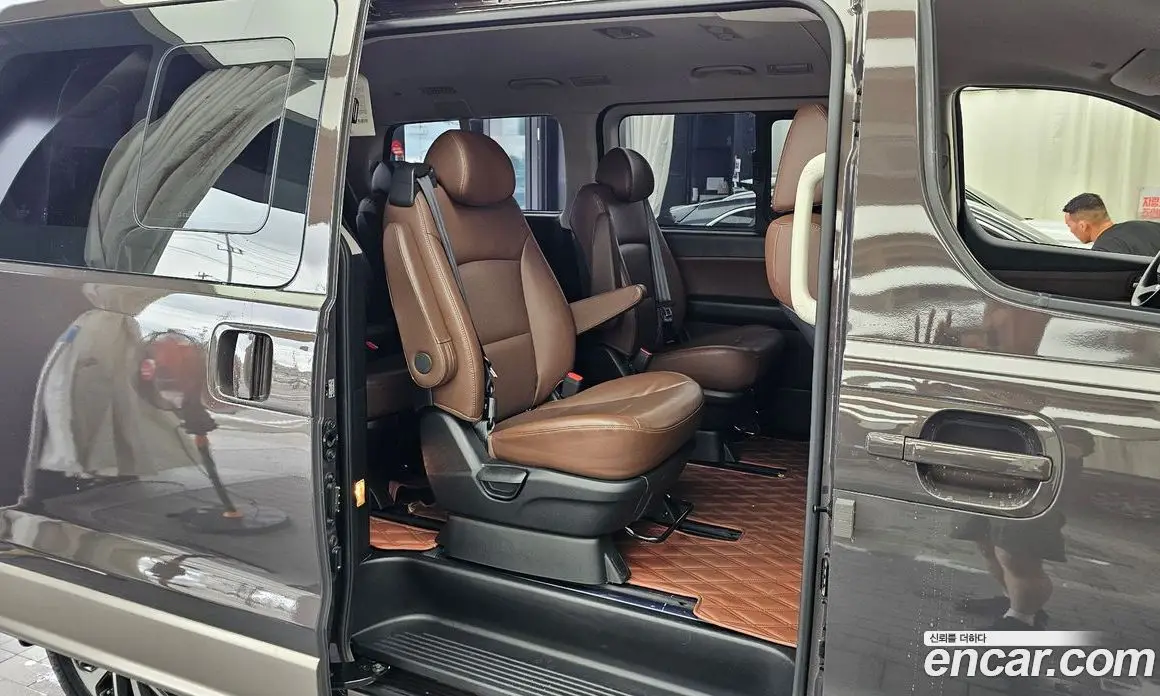 Hyundai Starex 2019 2.5 автомат (гидро), фото 18 Hyundai Starex 2019 2.5 автомат (гидро), фото 18