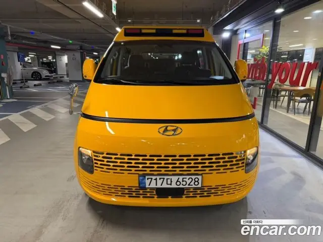 Hyundai Staria 2022 3.5 автомат (гидро), миниатюра 1 Hyundai Staria 2022 3.5 автомат (гидро), миниатюра 1