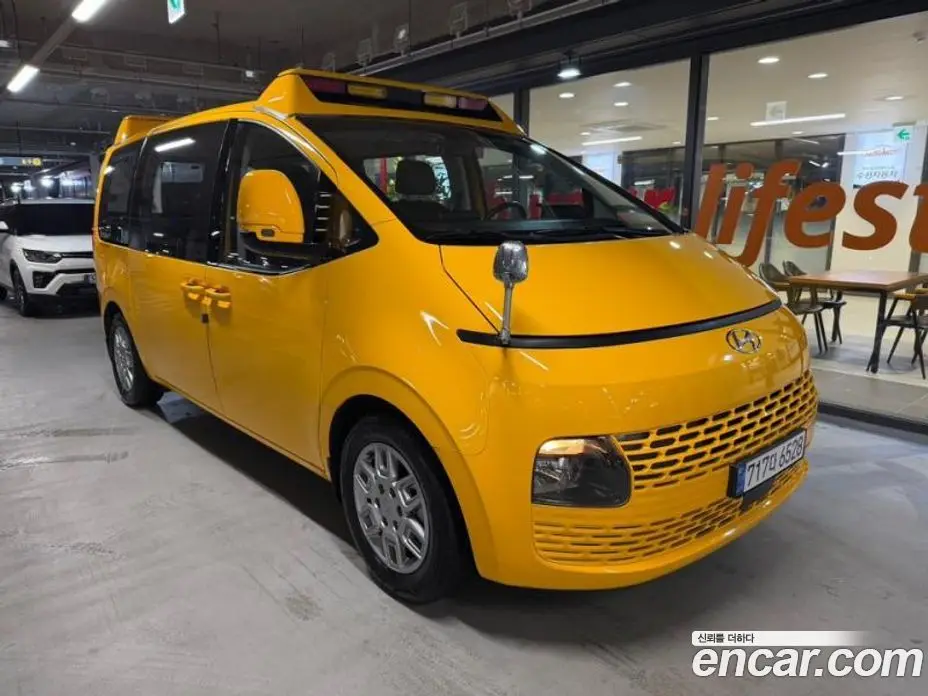 Hyundai Staria 2022 3.5 автомат (гидро), фото 2 Hyundai Staria 2022 3.5 автомат (гидро), фото 2