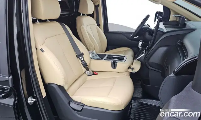 Hyundai Staria 2024 3.5 автомат (гидро), миниатюра 11