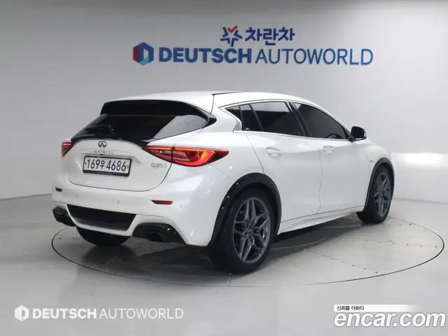 Infiniti Q30 2017 2.0 автомат (гидро), миниатюра 2