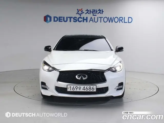 Infiniti Q30 2017 2.0 автомат (гидро), миниатюра 3