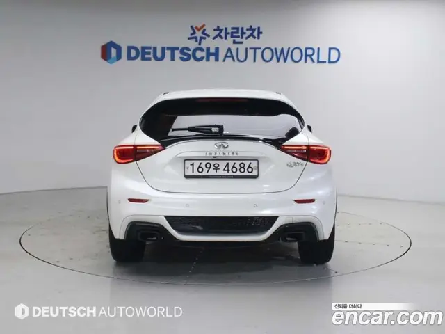 Infiniti Q30 2017 2.0 автомат (гидро), миниатюра 4
