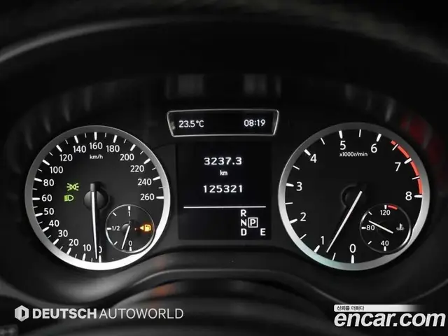 Infiniti Q30 2017 2.0 автомат (гидро), миниатюра 8
