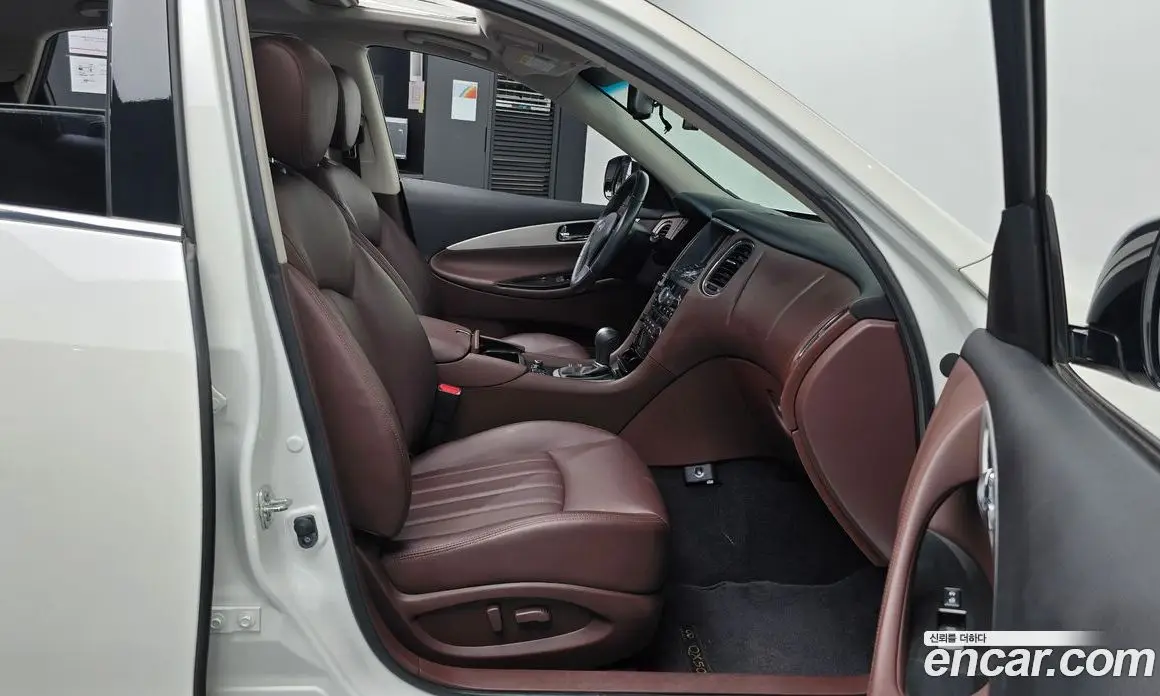 Infiniti QX50 2017 3.7 автомат (гидро), фото 16 Infiniti QX50 2017 3.7 автомат (гидро), фото 16
