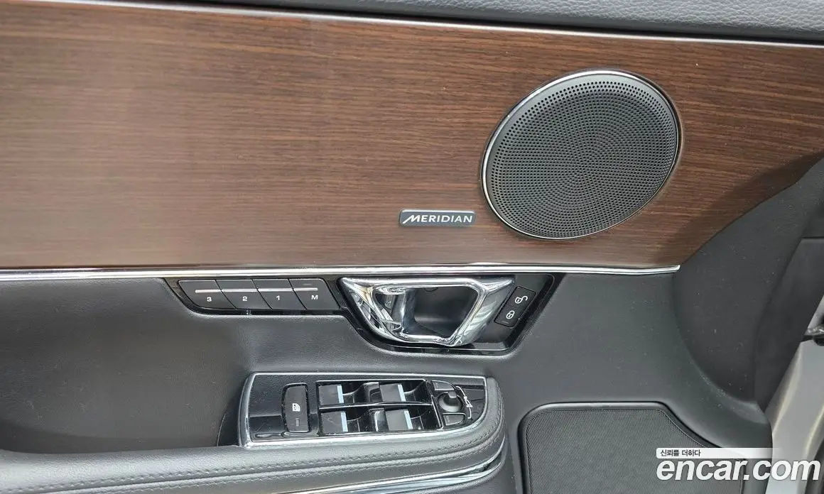 Jaguar XJ 2014 2.0 автомат (гидро), фото 18 Jaguar XJ 2014 2.0 автомат (гидро), фото 18