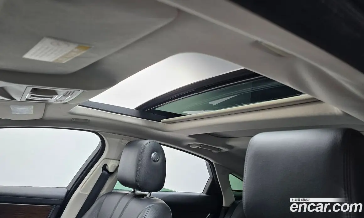 Jaguar XJ 2014 2.0 автомат (гидро), фото 19 Jaguar XJ 2014 2.0 автомат (гидро), фото 19