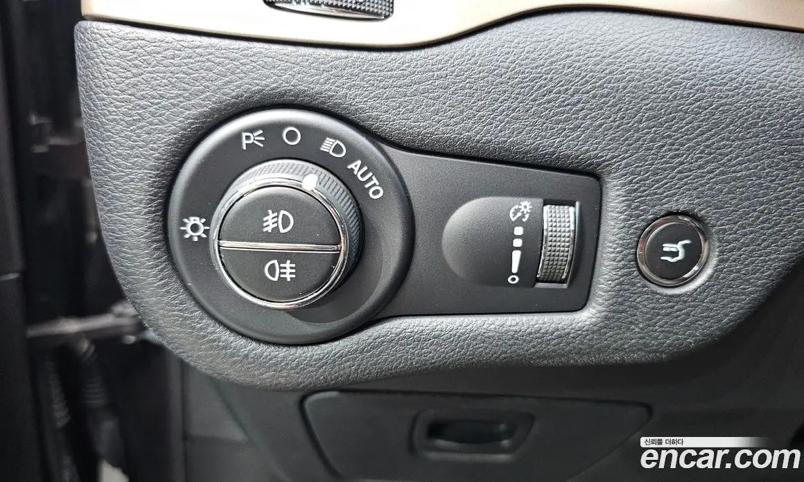 Jeep Cherokee 2016 2.4 автомат (гидро), фото 14 Jeep Cherokee 2016 2.4 автомат (гидро), фото 14