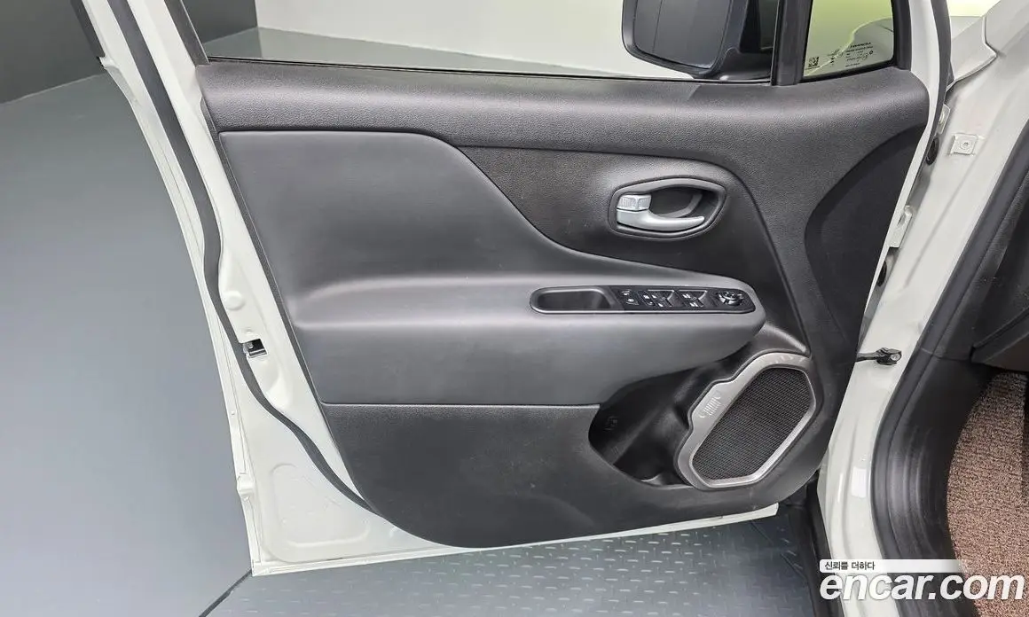 Jeep Renegade 2023 1.3 автомат (гидро), фото 14 Jeep Renegade 2023 1.3 автомат (гидро), фото 14