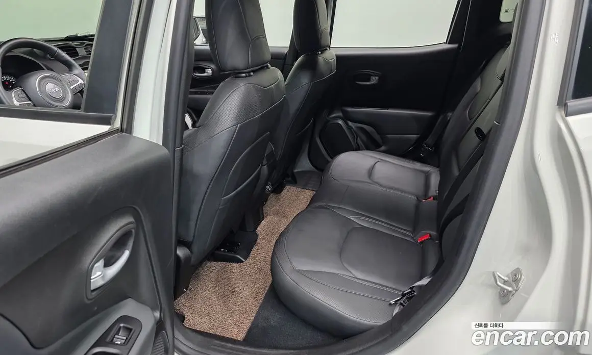 Jeep Renegade 2023 1.3 автомат (гидро), фото 17 Jeep Renegade 2023 1.3 автомат (гидро), фото 17