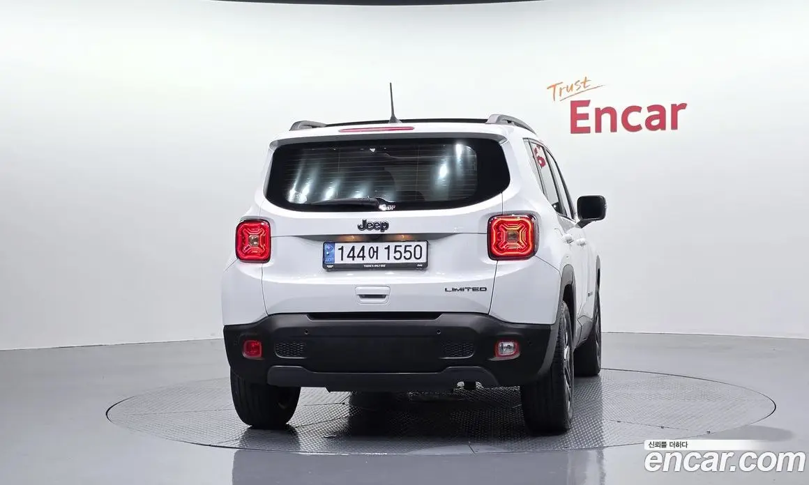 Jeep Renegade 2023 1.3 автомат (гидро), фото 4 Jeep Renegade 2023 1.3 автомат (гидро), фото 4