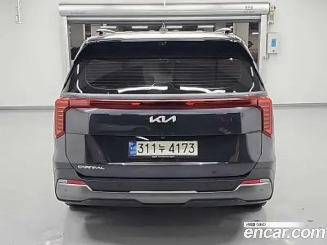 Kia Carnival 2023 3.5 автомат (гидро), миниатюра 3 Kia Carnival 2023 3.5 автомат (гидро), миниатюра 3