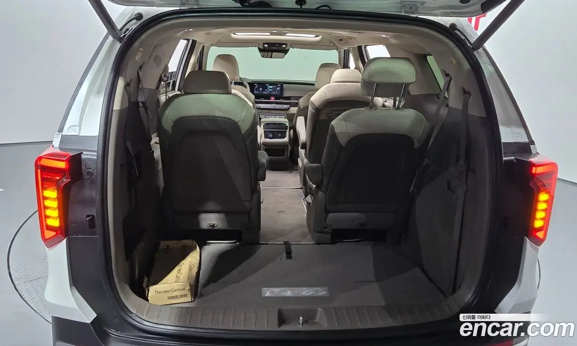 Kia Carnival 2023 2.2 автомат (гидро), фото 30 Kia Carnival 2023 2.2 автомат (гидро), фото 30