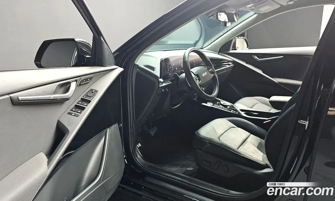 Kia Niro 2023 0.2 автомат (гидро), фото 12 Kia Niro 2023 0.2 автомат (гидро), фото 12