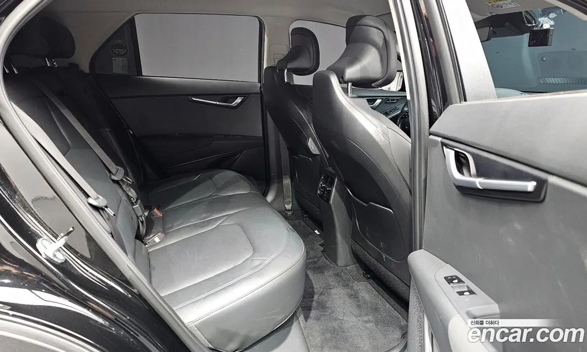 Kia Niro 2023 0.2 автомат (гидро), фото 17 Kia Niro 2023 0.2 автомат (гидро), фото 17