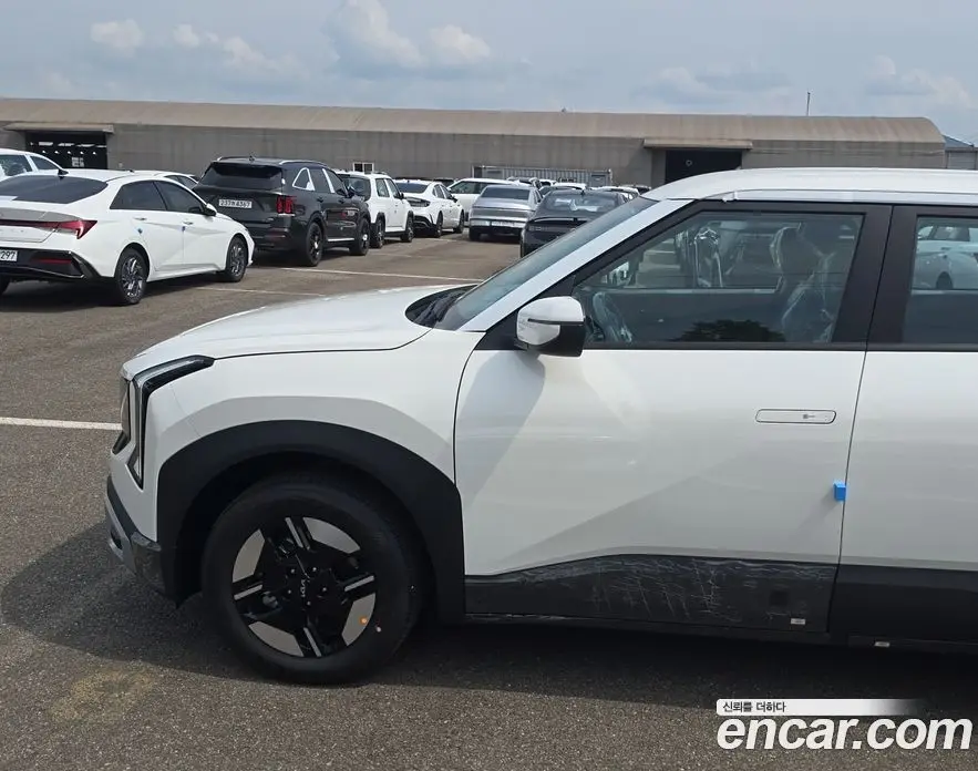 Kia Seltos 2026 1.6 автомат (гидро), фото 10 Kia Seltos 2026 1.6 автомат (гидро), фото 10