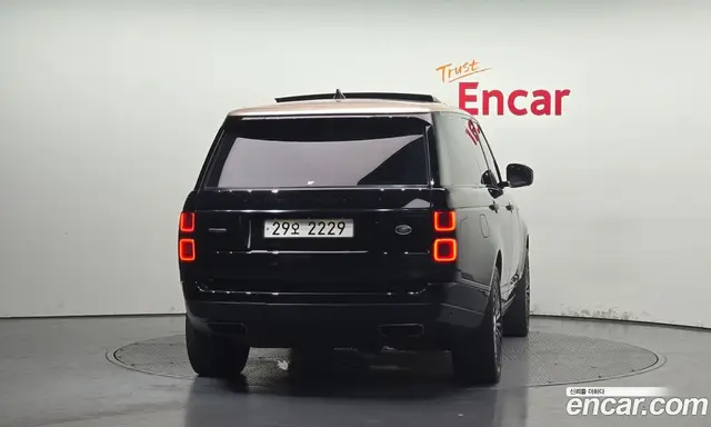 Land Rover Range Rover 2018 4.4 автомат (гидро), миниатюра 4 Land Rover Range Rover 2018 4.4 автомат (гидро), миниатюра 4