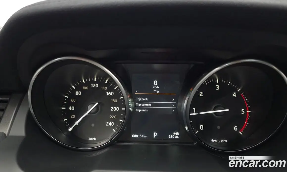 Land Rover Range Rover Evoque 2017 2.0 автомат (гидро), фото 8