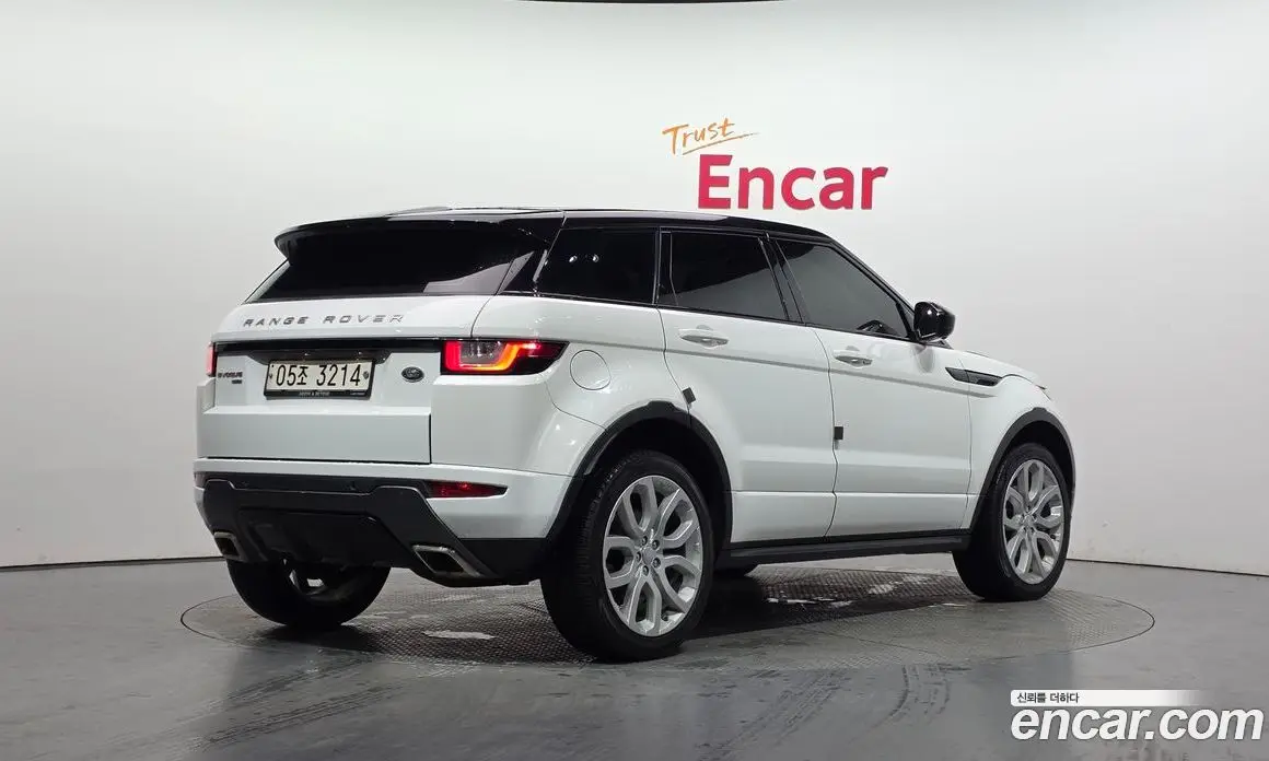 Land Rover Range Rover Evoque 2017 2.0 автомат (гидро), фото 2 Land Rover Range Rover Evoque 2017 2.0 автомат (гидро), фото 2