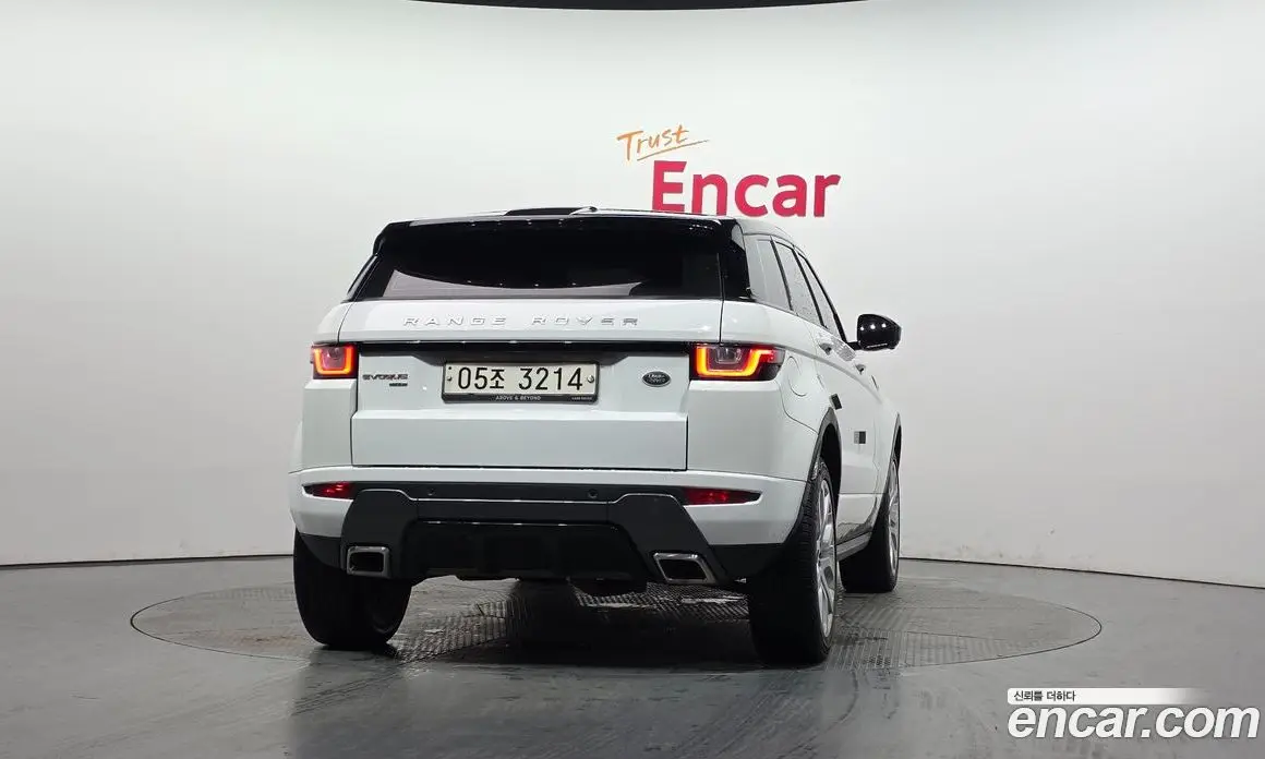 Land Rover Range Rover Evoque 2017 2.0 автомат (гидро), фото 4 Land Rover Range Rover Evoque 2017 2.0 автомат (гидро), фото 4