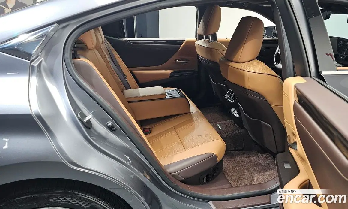 Lexus ES 2020 2.5 автомат (гидро), фото 11 Lexus ES 2020 2.5 автомат (гидро), фото 11