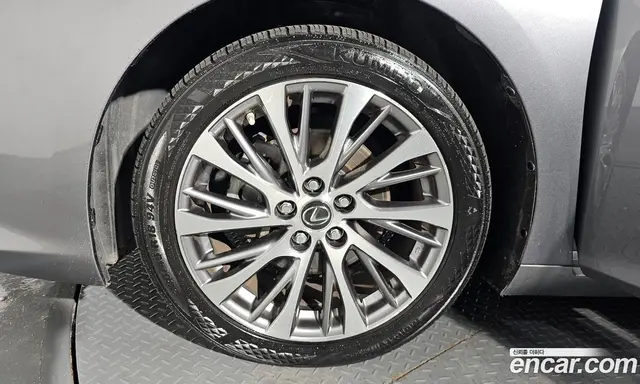 Lexus ES 2020 2.5 автомат (гидро), миниатюра 5 Lexus ES 2020 2.5 автомат (гидро), миниатюра 5