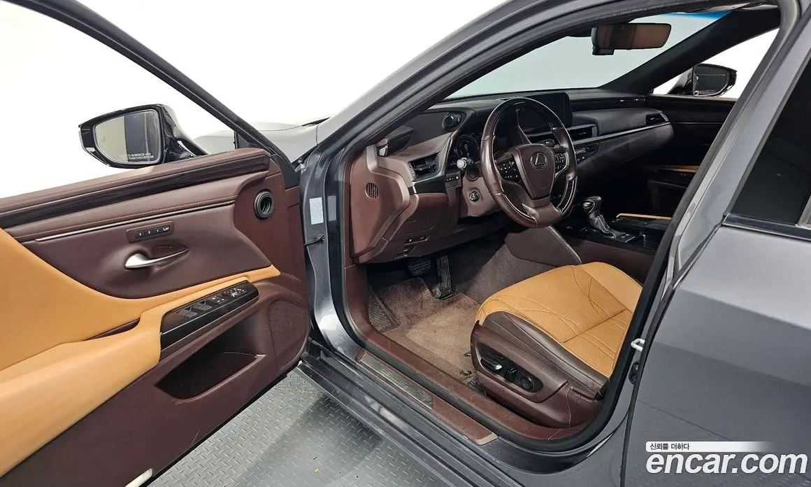 Lexus ES 2020 2.5 автомат (гидро), фото 10 Lexus ES 2020 2.5 автомат (гидро), фото 10
