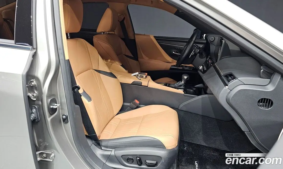 Lexus ES 2024 2.5 автомат (гидро), фото 16 Lexus ES 2024 2.5 автомат (гидро), фото 16