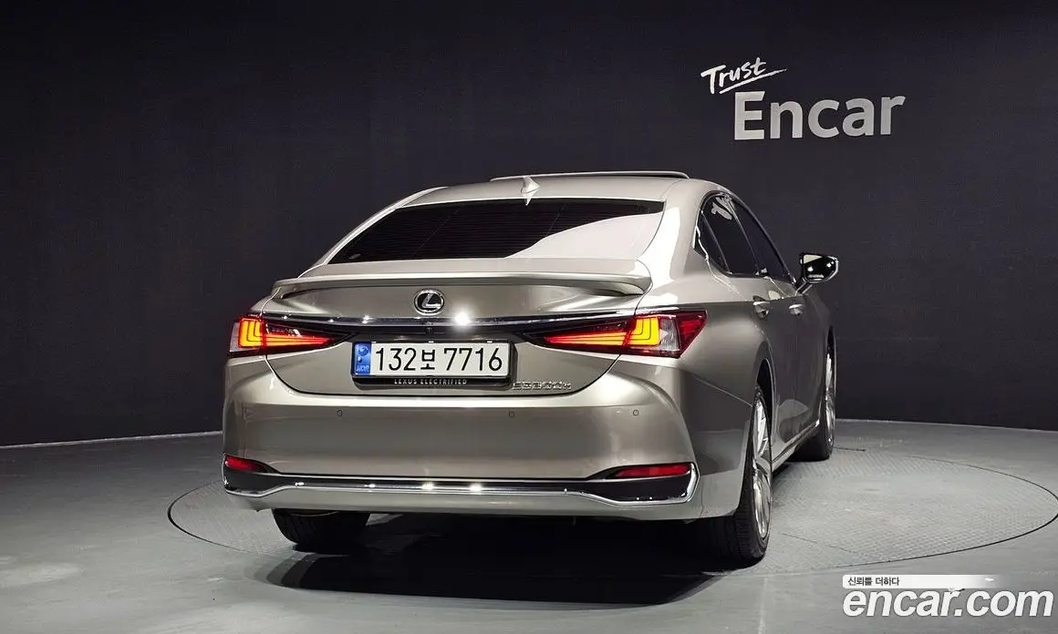 Lexus ES 2024 2.5 автомат (гидро), фото 3 Lexus ES 2024 2.5 автомат (гидро), фото 3