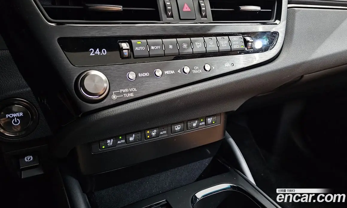 Lexus ES 2024 2.5 автомат (гидро), фото 28 Lexus ES 2024 2.5 автомат (гидро), фото 28
