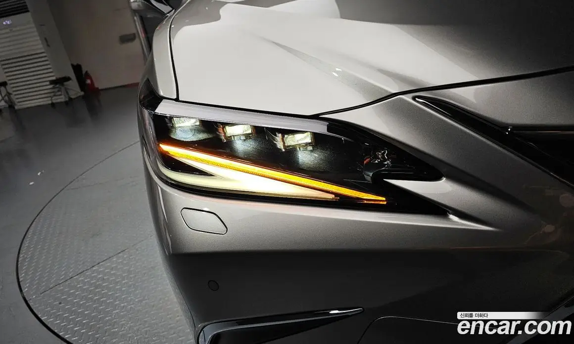 Lexus ES 2024 2.5 автомат (гидро), фото 7 Lexus ES 2024 2.5 автомат (гидро), фото 7