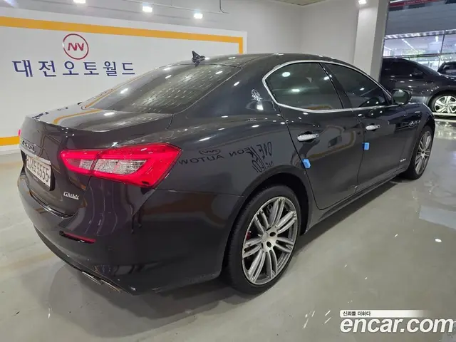 Maserati Ghibli 2019 3.0 автомат (гидро), миниатюра 4 Maserati Ghibli 2019 3.0 автомат (гидро), миниатюра 4