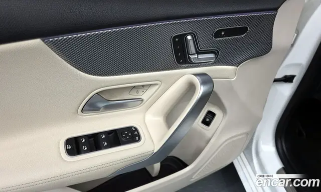 Mercedes-Benz A-Class 2020 2.0 автомат (гидро), миниатюра 11 Mercedes-Benz A-Class 2020 2.0 автомат (гидро), миниатюра 11