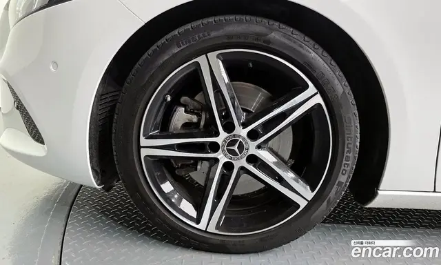 Mercedes-Benz A-Class 2020 2.0 автомат (гидро), миниатюра 5 Mercedes-Benz A-Class 2020 2.0 автомат (гидро), миниатюра 5