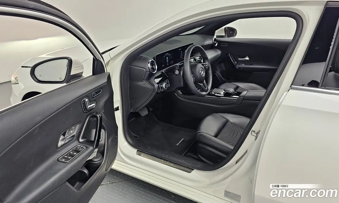 Mercedes-Benz A-Class 2020 2.0 автомат (гидро), фото 12